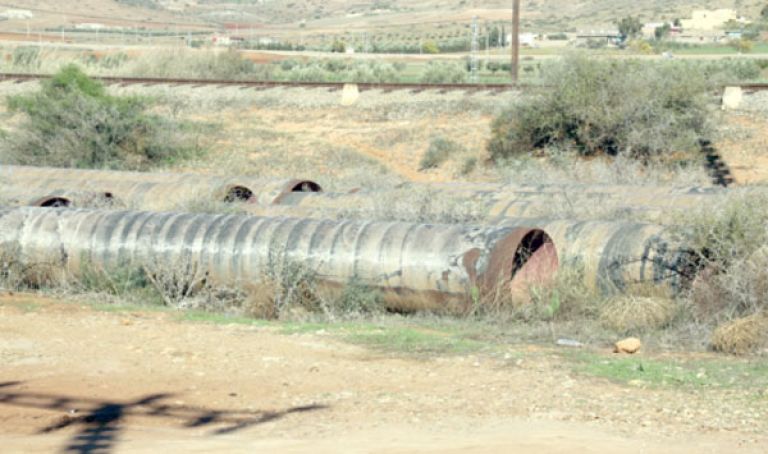 سكنات آيلة للسقوط والحطب بديل عن الغاز
