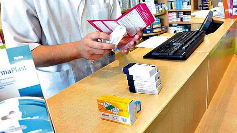 مهنيون يتحفظون بالنظر للتشبع في أعداد الصيدليات