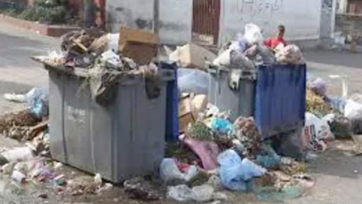 مأساة بيئية سببها التجارة الفوضوية والنفايات