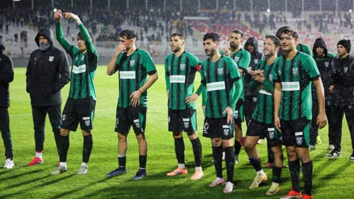 "السياسي" يتفق مع المهاجم الحمري في انتظار إيفرا والدرابلي