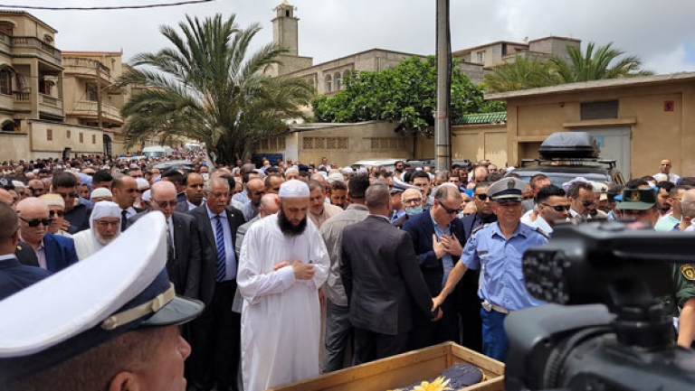 جثمان الشيخ العلامة آيت علجت يوارى الثرى بمقبرة بني مسوس