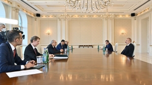          رئيس الجمهورية الأذربيجانية إلهام علييف- وزير الشؤون الخارجية والجالية الوطنية بالخارج، رمطان لعمامرة