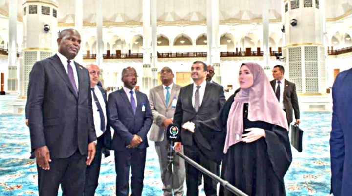 الرئيس الموزمبيقي يزور جامع الجزائر