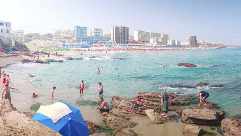 "الصخرة السوداء" تستقطب 8 ملايين مصطاف