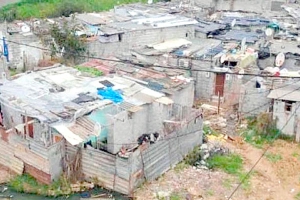 السكان يرفضون تهديم منازلهم الفوضوية