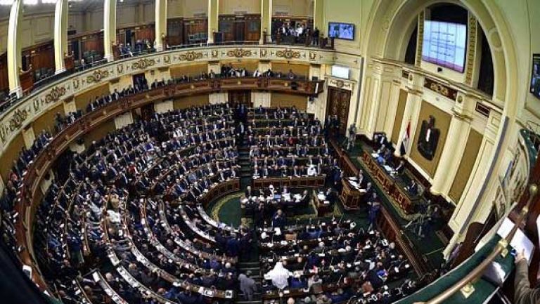 البرلمان المصري يصادق على تدخل عسكري في ليبيا