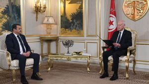 رئيس الجمهورية التونسية الشقيقة، السيّد قيس سعيّد - وزير الطاقة والمناجم، محمد عرقاب، بصفته مبعوثا خاصا لرئيس الجمهورية، السيّد عبد المجيد تبون
