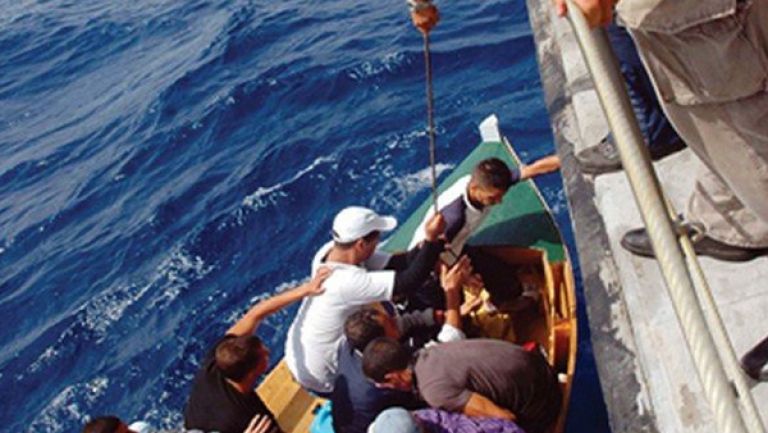 إحباط محاولة للهجرة غير الشرعية وتوقيف 15 شخصا