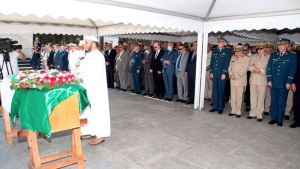 جثمان الفقيد العميد رشيد حراث  يوارى الثرى بمقبرة العالية
