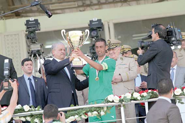 قيادة الدرك الوطني تتوج بالكأس�