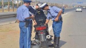شرطة البليدة تتعقب السوّاق لفرض تدابير السلامة المرورية