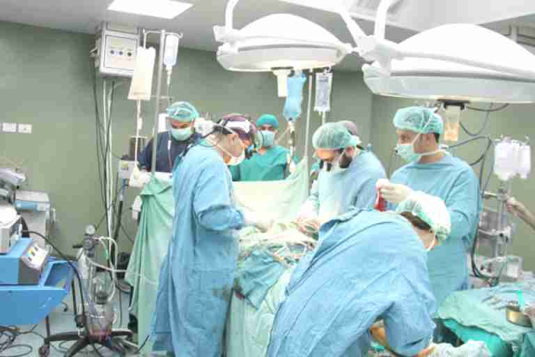 الأطباء الأخصائيون يطالبون بالسكن الوظيفي