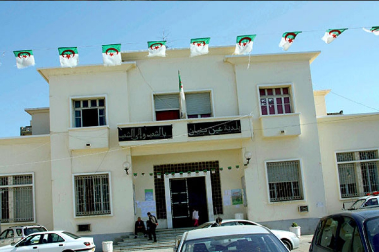سكان حي 149 مسكنا يطالبون بعقود الملكية