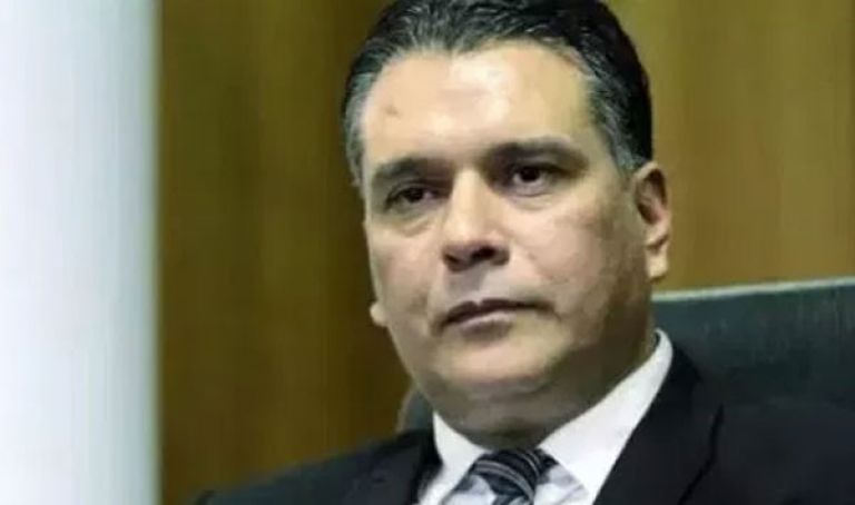 بوشارب يستقيل..