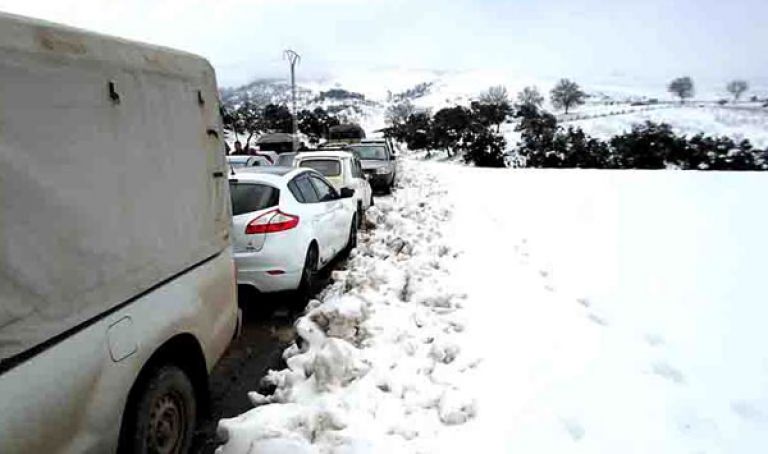 الوديان تجرف 4 أطفال