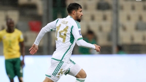 اللاعب الجزائري حسام عوار