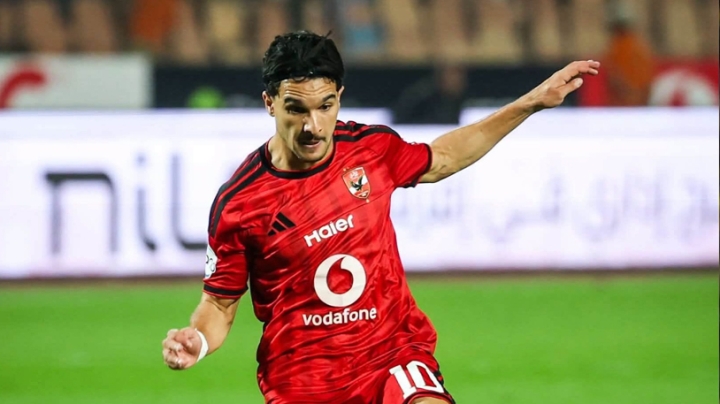 شقيق بقرار يحدد أهداف مهاجم "الخضر" مع الأهلي