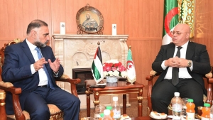وزير المجاهدين وذوي الحقوق، العيد ربيقة-سفير دولة فلسطين بالجزائر، فايز أبو عيطة