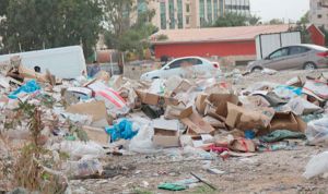 السكان يشكون غياب حاويات النفايات