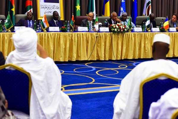 رئيس الجمهورية يبرز ضرورة مشاركة الأطراف المالية  في تنفيذ اتفاق السلم