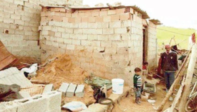 عائلة تصرخ من الجوع والبرد