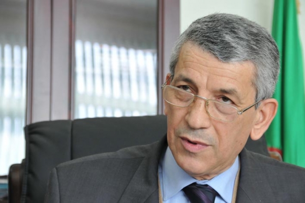 بابا أحمد يهدد بخصم أيام الإضراب