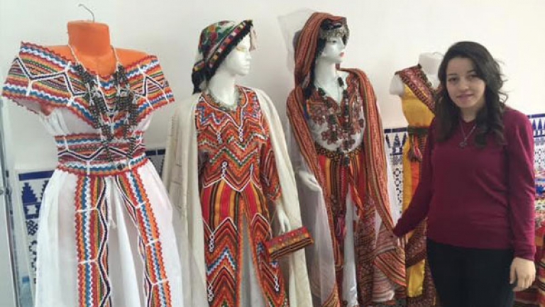 الحرفية مايا حميتي تدعو إلى المحافظة على ألوان الجبة القبائلية