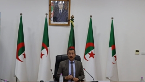 وزير الأشغال العمومية والمنشآت القاعدية، لخضر رخروخ