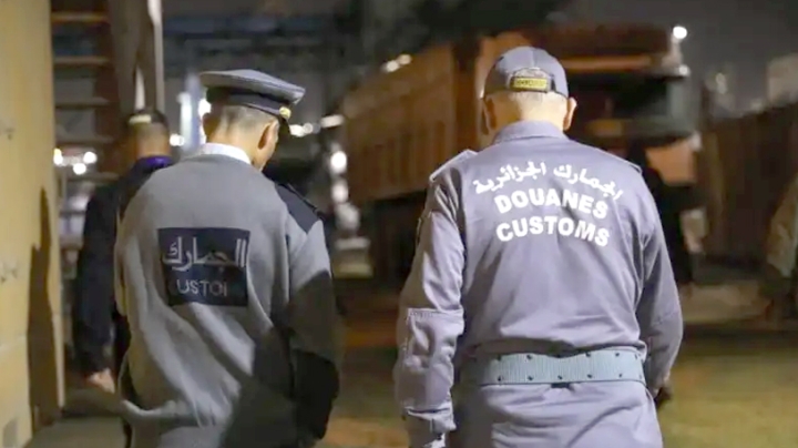 جمارك وهران تضبط مواد مهرَّبة بقيمة 480 مليار