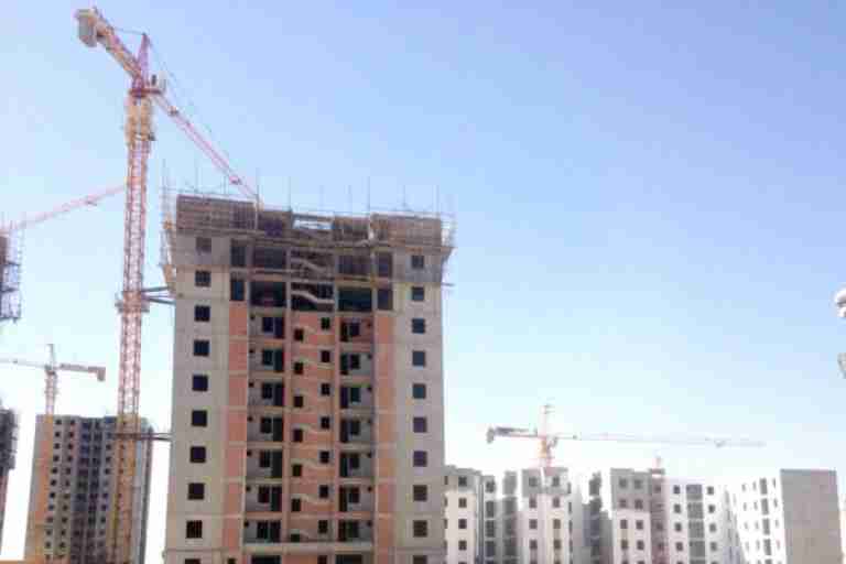 نحو انطلاق إنجاز 6050 وحدة سكنية "عدل"