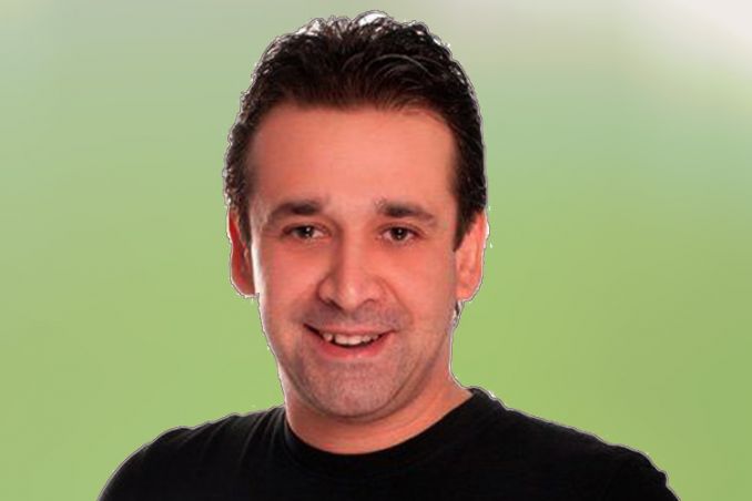 كريم عبد العزيز ينال جائزة فاتن حمامة للتميز