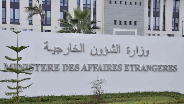 الجزائر تستنكر وتردّ بالثقيل