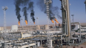 الجزائر تخفض إنتاجها من النفط بداية من ماي القادم