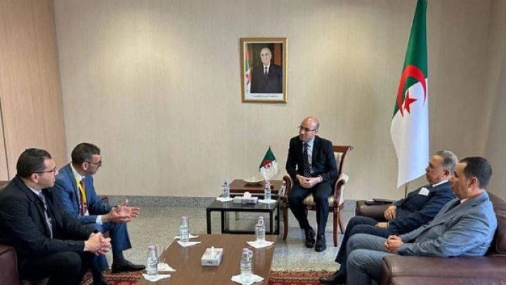 الجالية الجزائرية متشبثة بالحفاظ على الذاكرة الوطنية