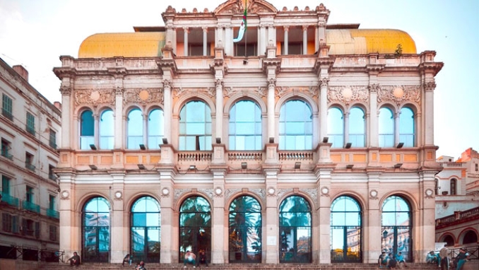 عروض مسرحية وحفلات فنية وتكريم لعجايمي