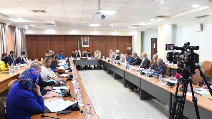 عرفان بالتضحيات والإخلاص والتميز العلمي لأفراد الجيش