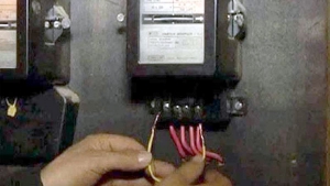 سونلغاز تشن الحرب على سرقة الكهرباء بالمراقبة عن بعد
