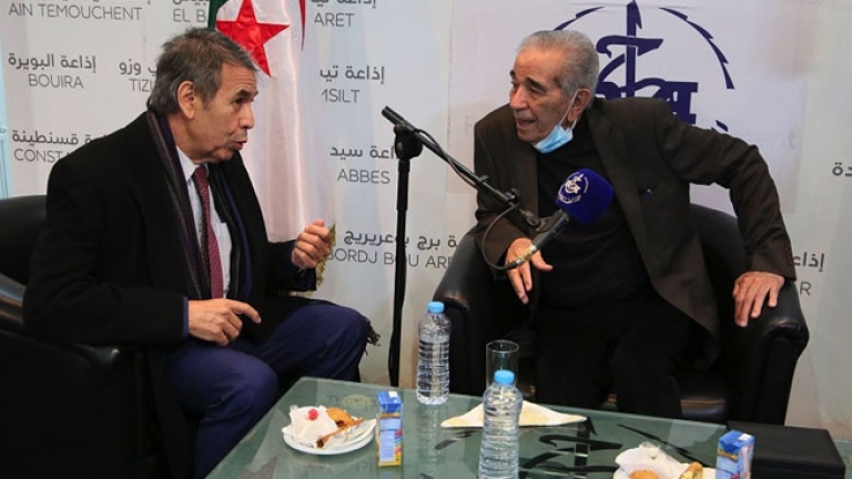 "الإذاعة السرية".. الذراع الإعلامي للثورة وصوتها في الخارج