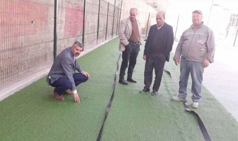 السكان يطالبون بالملعب الجواري الموعود