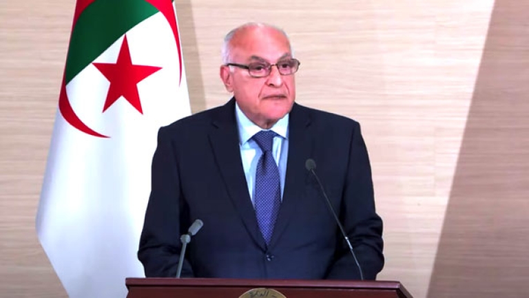 رد صارم ودقيق من الرئيس تبون على ماكرون
