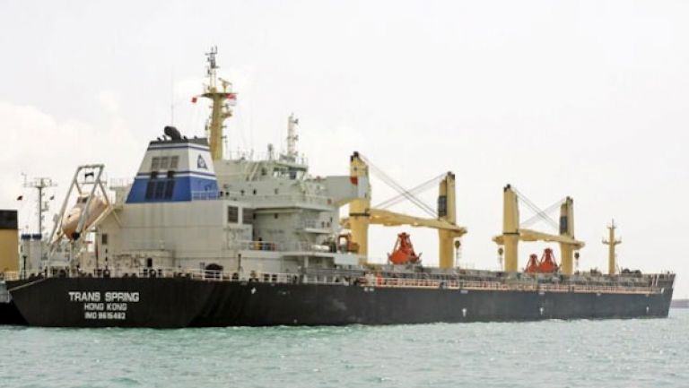 سفن أجنبية تشارك في نهب الفوسفات الصحراوي