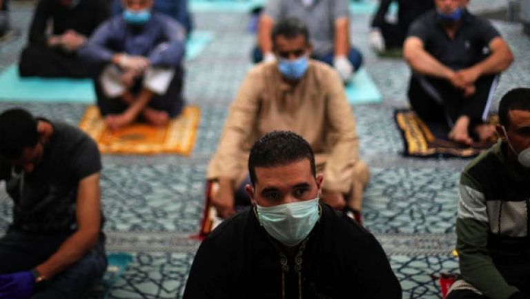 المختصون يقدّمون نصائحهم للمصلّين والمصطافين