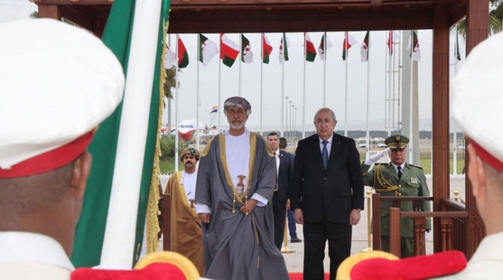 الإعلام العماني يجمع على تاريخية الزيارة ونجاحها