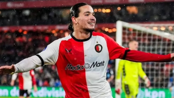 حاج موسى يقسم المحللين مرة أخرى في هولندا