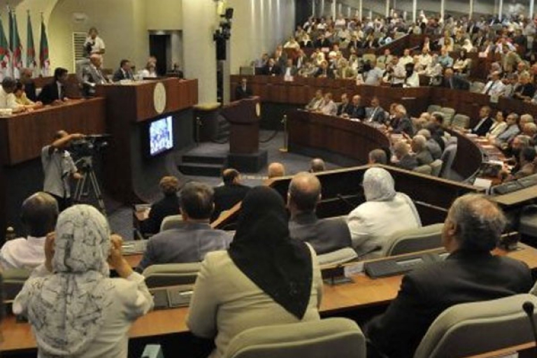 إجراءات ضريبية وجبائية لتعزيز الخزينة