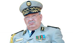 قايد صالح في زيارة للناحية العسكرية الثالثة ببشار