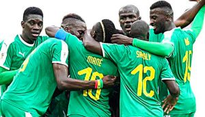 السنغال يهدي أول فوز للقارة الإفريقية