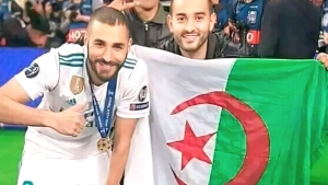 النجم الفرنسي من أصول جزائرية، كريم بن زيمة