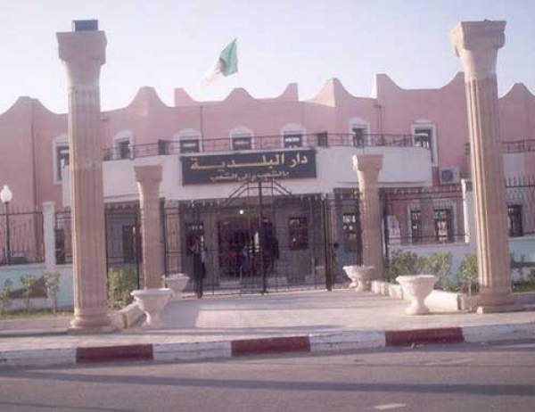 حي بالرحال في وضعية غير مريحة 