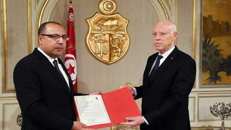 الرئيس التونسي يختار شخصية غير متحزبة لقيادة الحكومة الجديدة